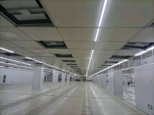 防火玻（bō）璃擋煙垂壁